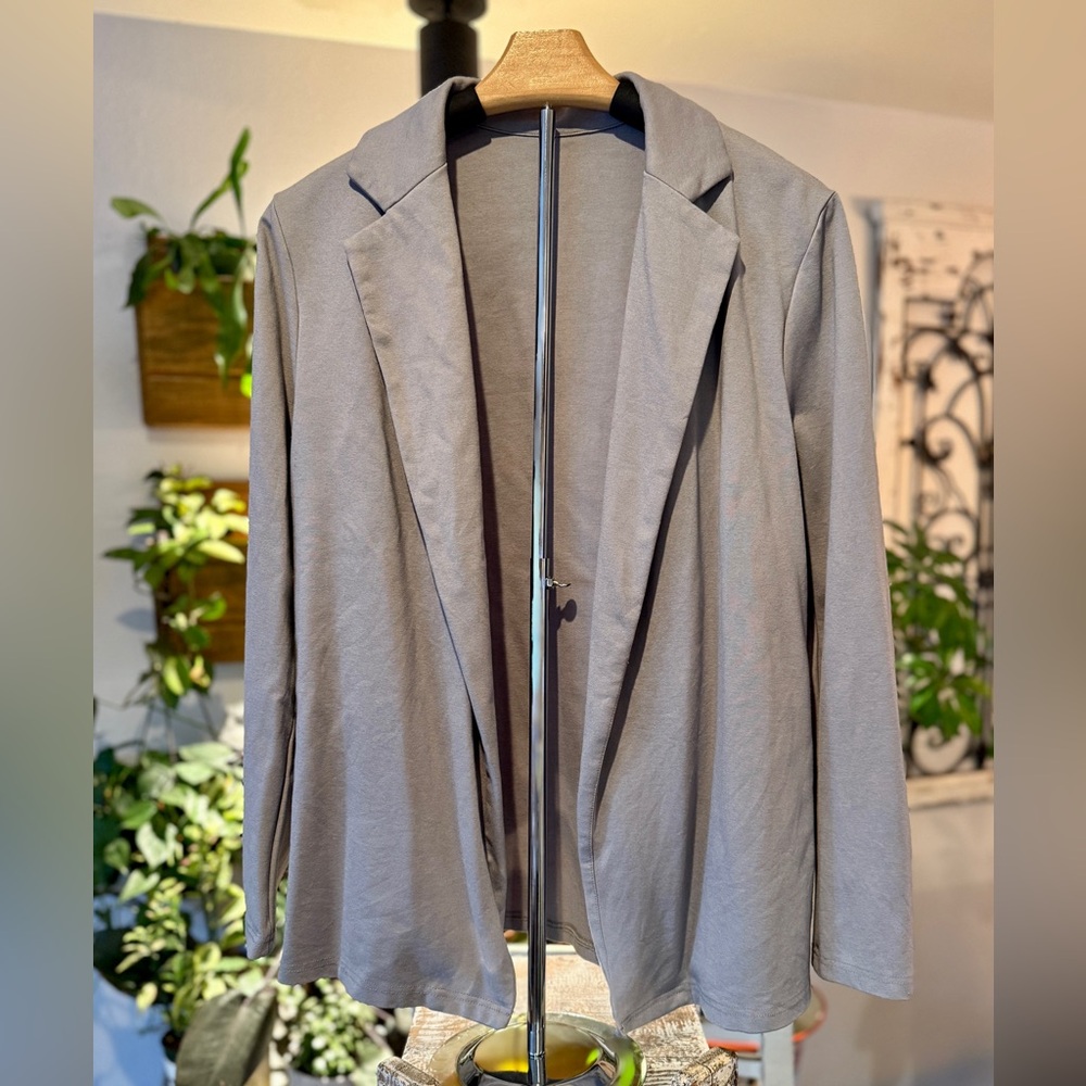 Gray Amazon Women’s Casual Long Sleeve Knit Blazer Large